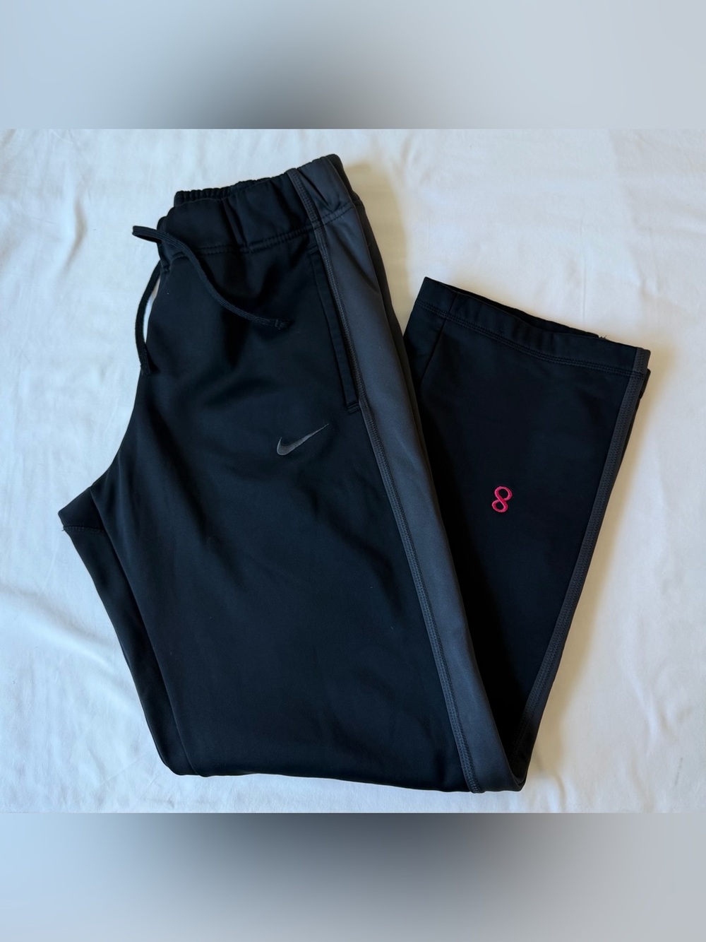 Nike Therma-Fit Women’s Fleece Lined Sweatpants Black & Gray Size Medium